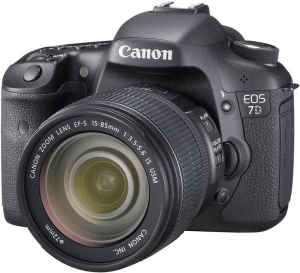 Canon, Digitální zrcadlovka Canon EOS 7D + 15-85 EF-S IS USM